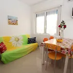 Colorful Flat Near The Sea Apartment
